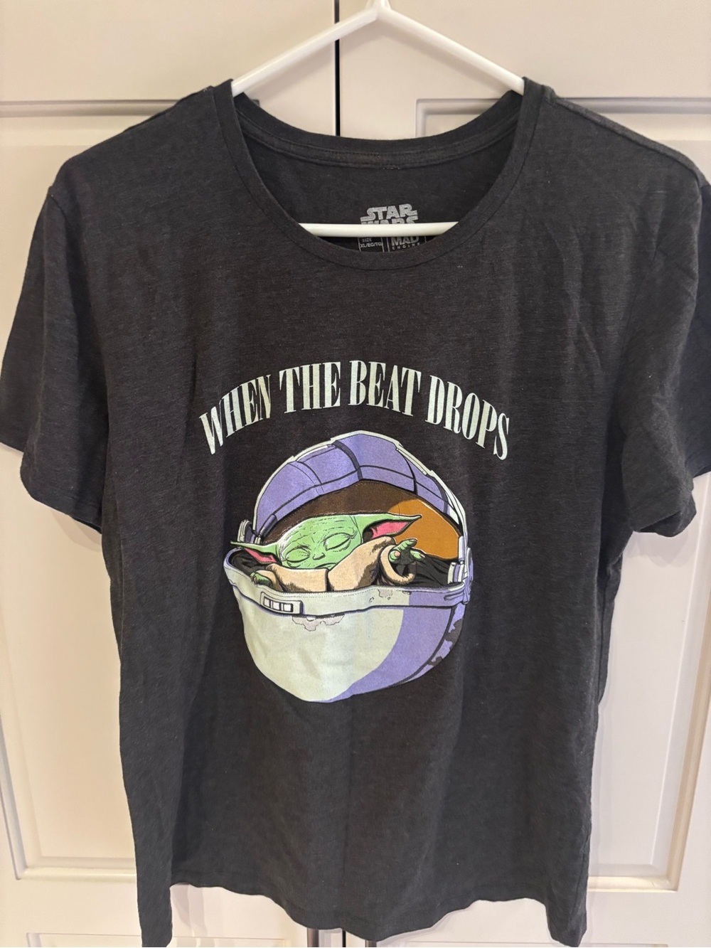 Star Wars baby yoda men’s tshirt xl